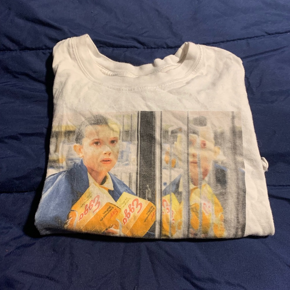 Women’s size XS, shortsleeved crop top.